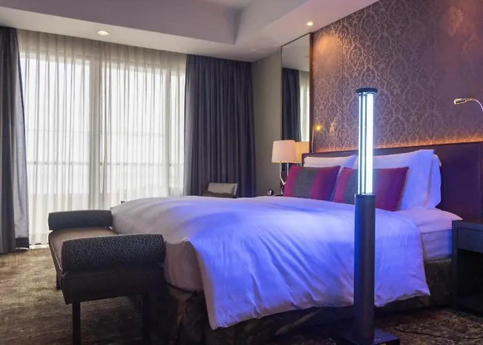 Sofitel Philippine Plaza