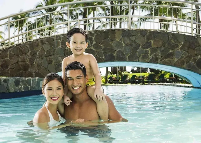 Sofitel Philippine Plaza 5*
